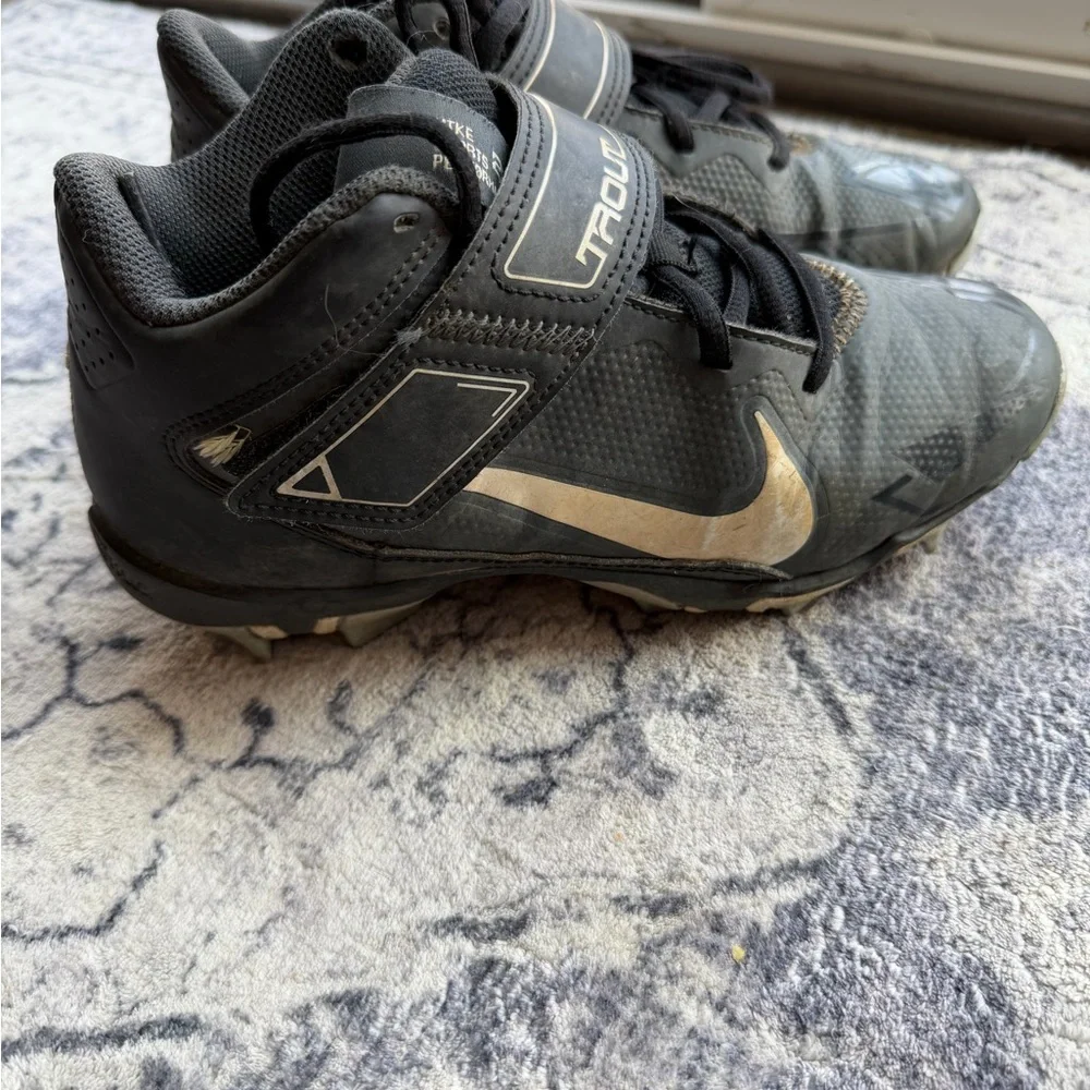 Nike Kids Black and Silver Turf Sneakers